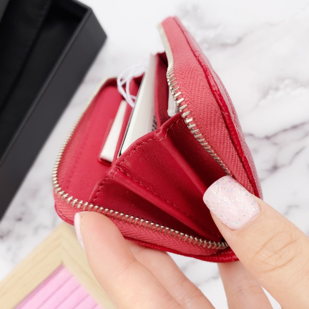 SOLD😭😭NWT CHANEL Coin Card Holder Wallet 18B Red - Picture 7 of 7